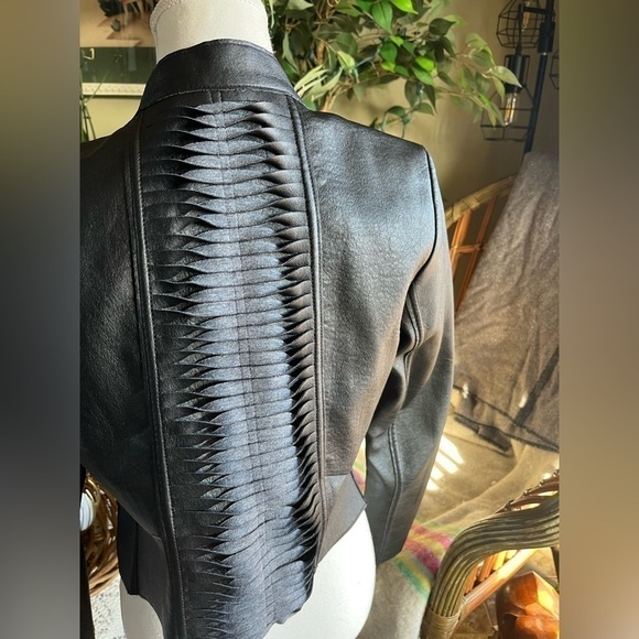 BCBGmaxazria Blazer - Picture 3 of 7